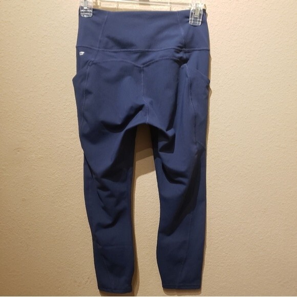 Fabletics PureLuxe High Waisted Capri Leggings Size XS - Picture 3 of 6